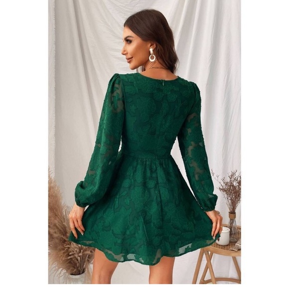 Cupshe forest green long sleeved lace dress size XS - Picture 3 of 4